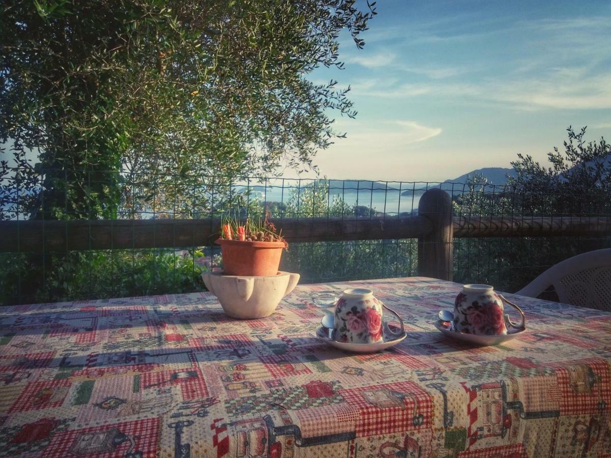 Ai Canarbin - Colline Di ليريسي المظهر الخارجي الصورة